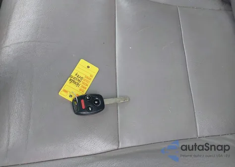 2011 Honda Accord Lxp z USA, uszkodzony, nr VIN 1HGCP2F40BA017734